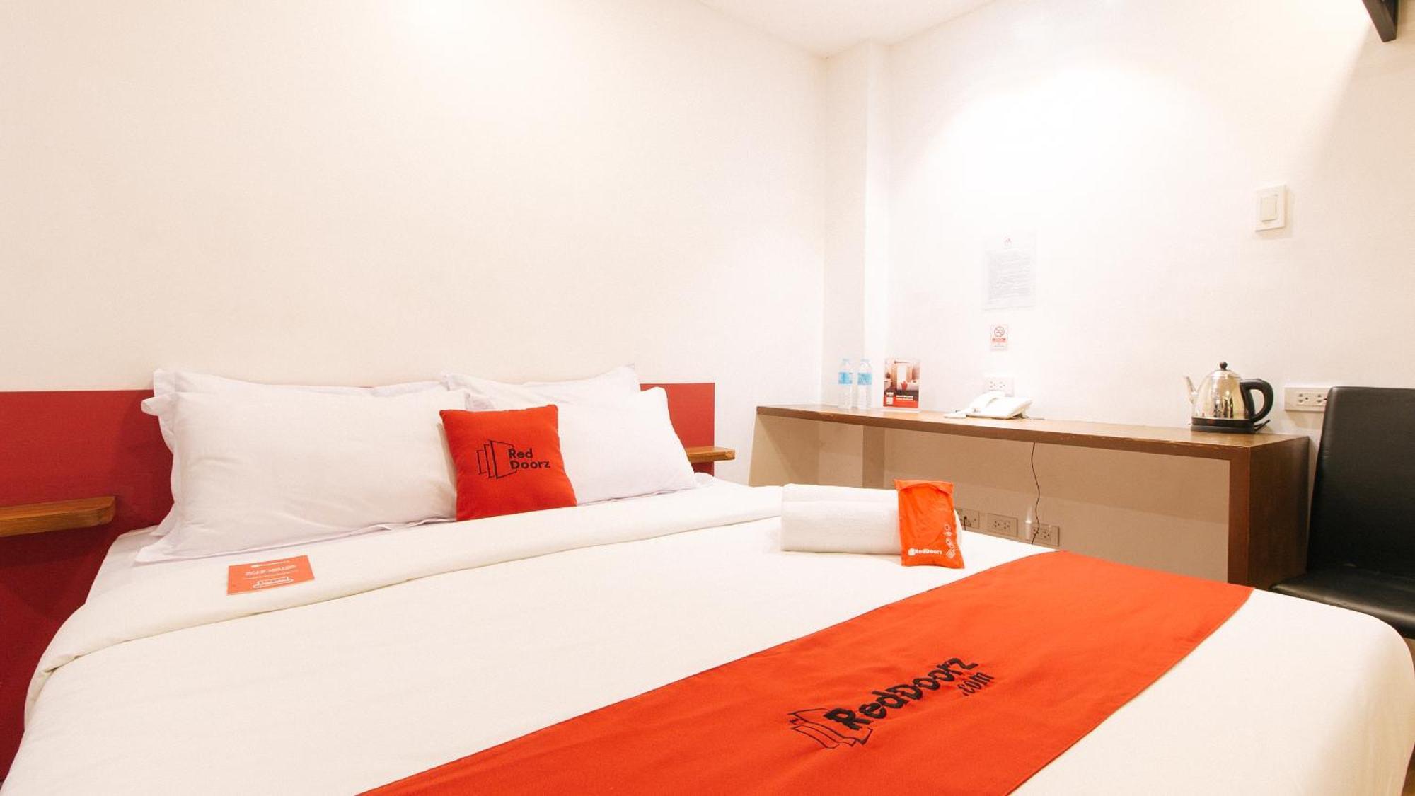 Reddoorz Plus At Mm Hotel Las Pinas Former Reddoorz Plus Near Bamboo Organ Las Piñas Exterior foto