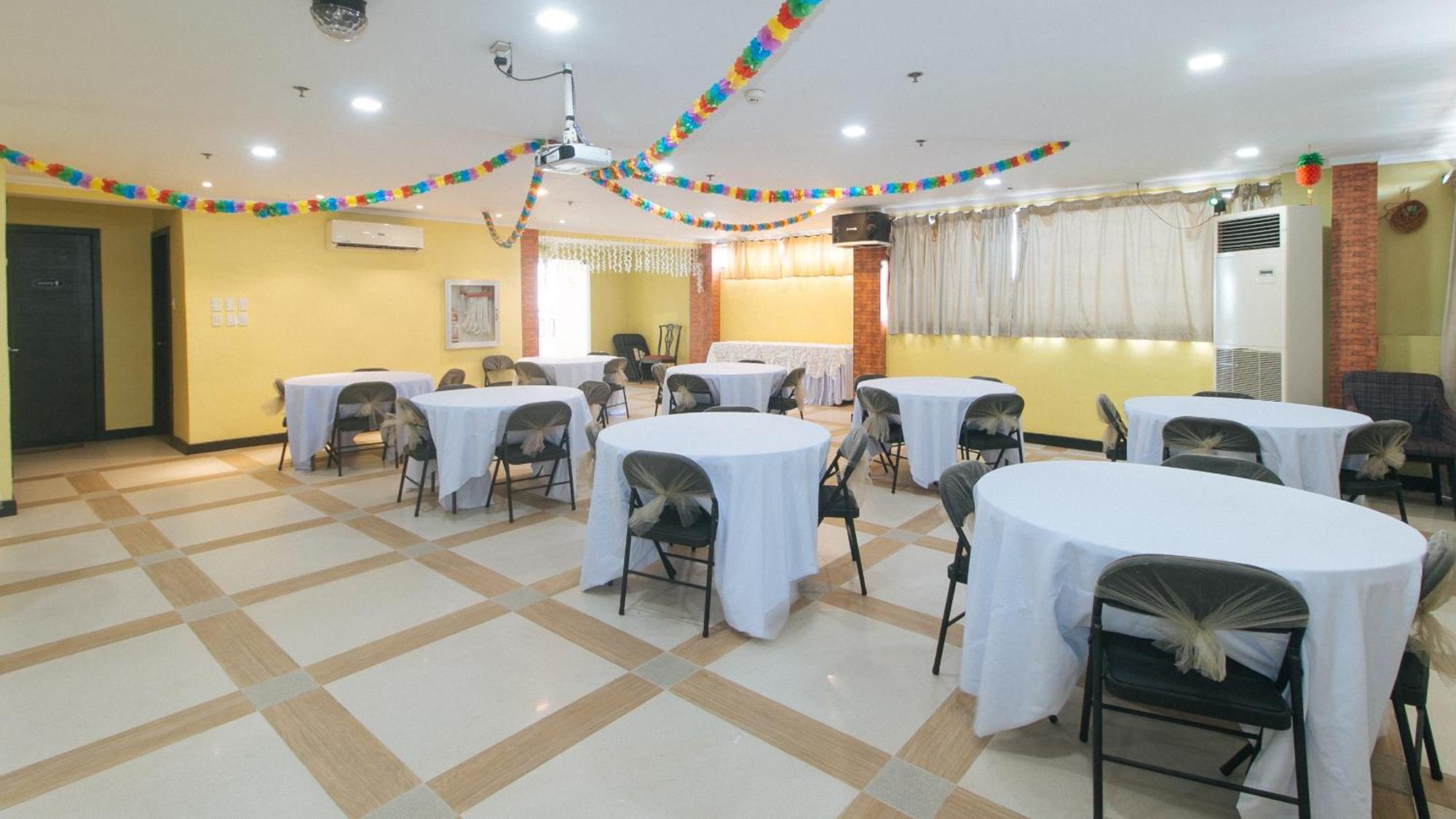 Reddoorz Plus At Mm Hotel Las Pinas Former Reddoorz Plus Near Bamboo Organ Las Piñas Exterior foto