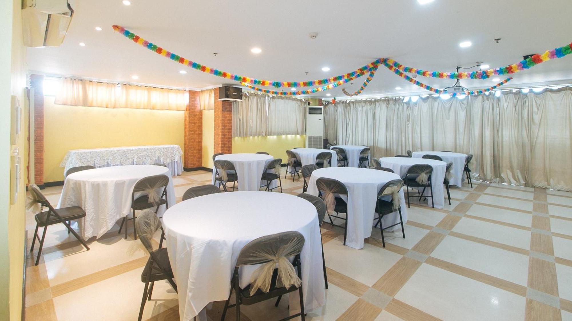 Reddoorz Plus At Mm Hotel Las Pinas Former Reddoorz Plus Near Bamboo Organ Las Piñas Exterior foto