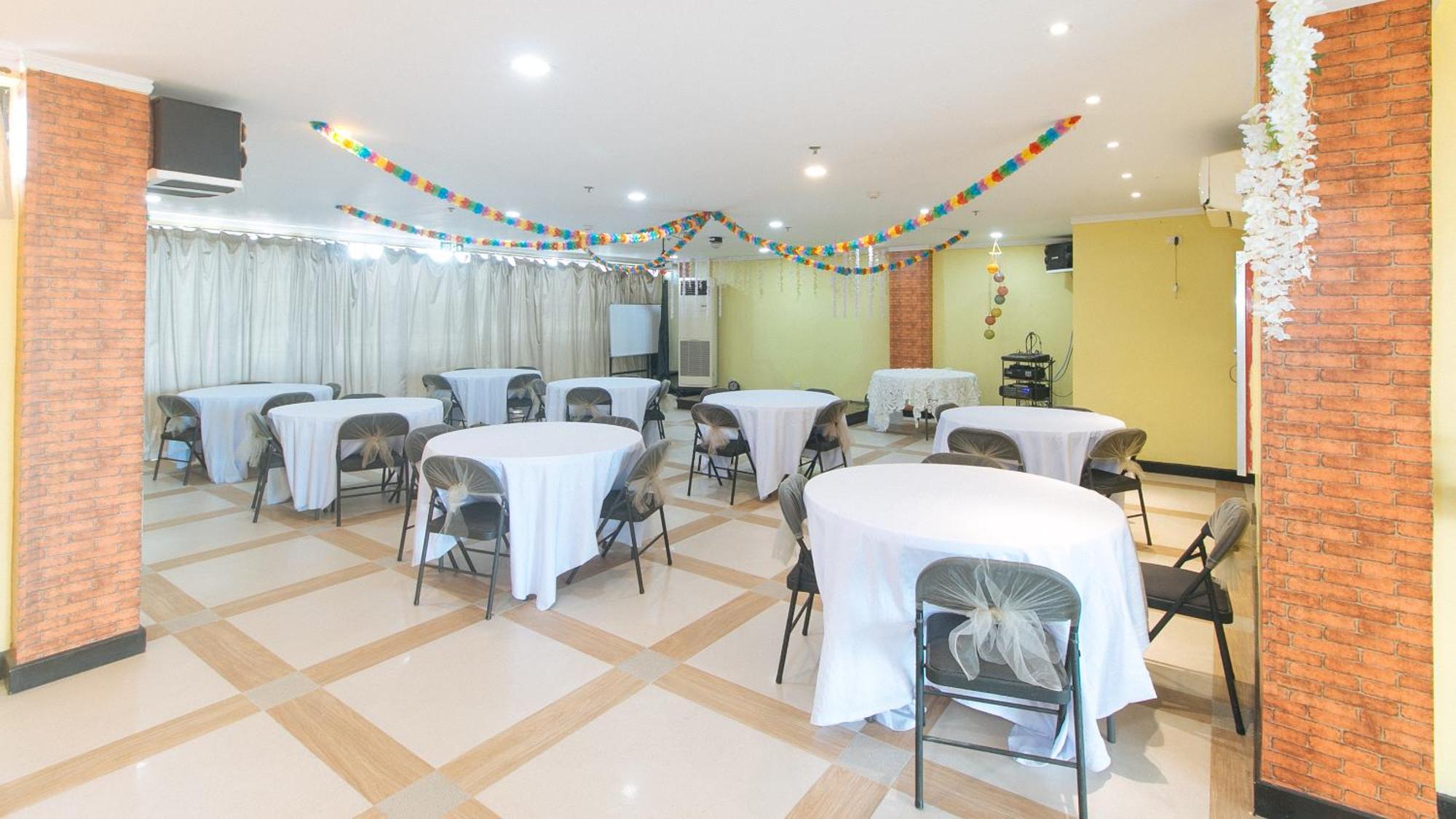 Reddoorz Plus At Mm Hotel Las Pinas Former Reddoorz Plus Near Bamboo Organ Las Piñas Exterior foto