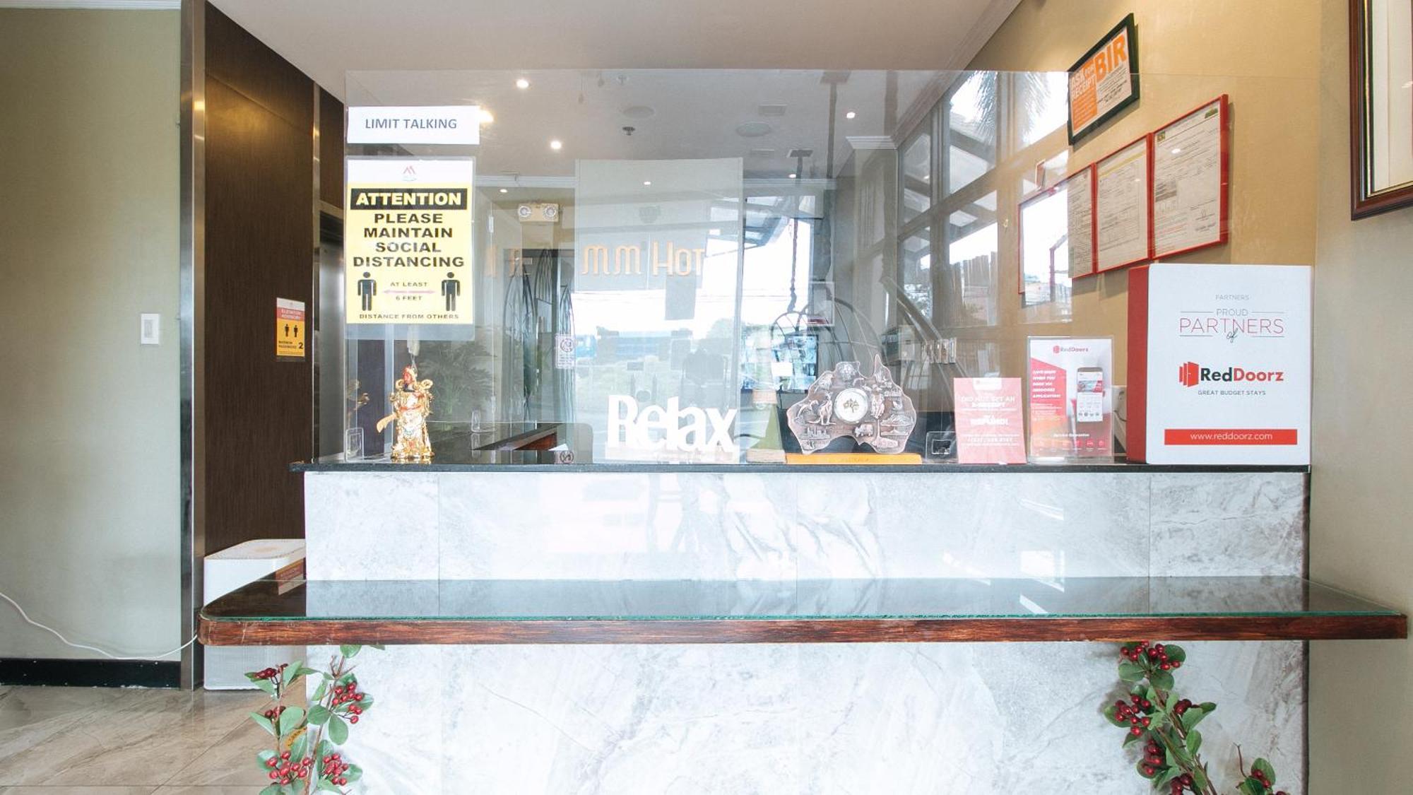 Reddoorz Plus At Mm Hotel Las Pinas Former Reddoorz Plus Near Bamboo Organ Las Piñas Exterior foto